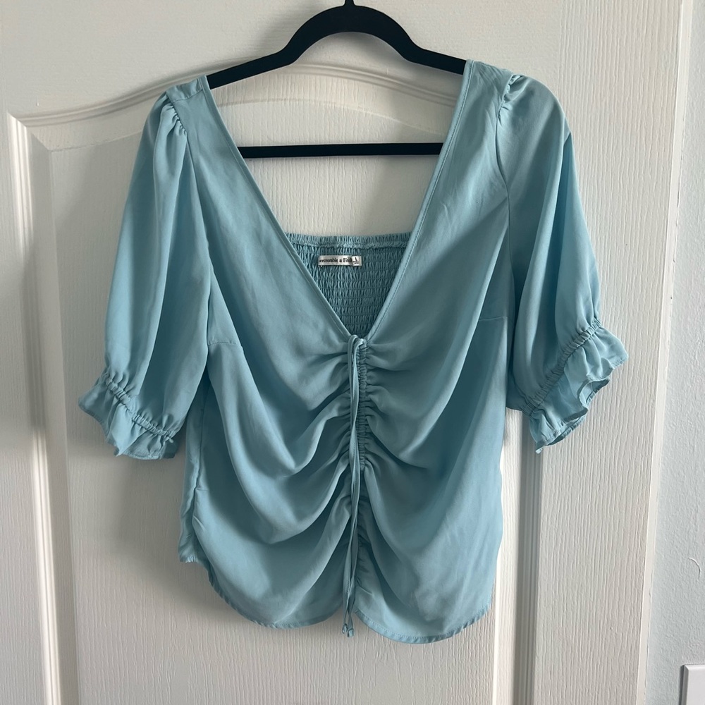 Abercrombie and Fitch Top Size L